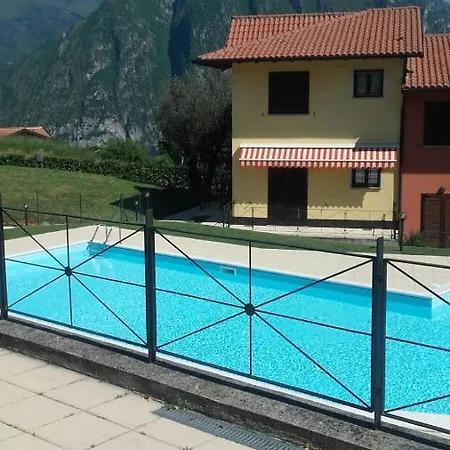 度假居 Luxurious Attic-swimming Pool